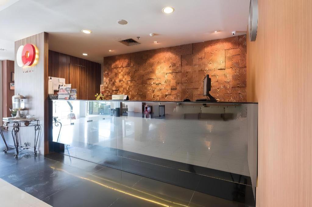 Aswin Hotel And Spa Makassar Exterior foto