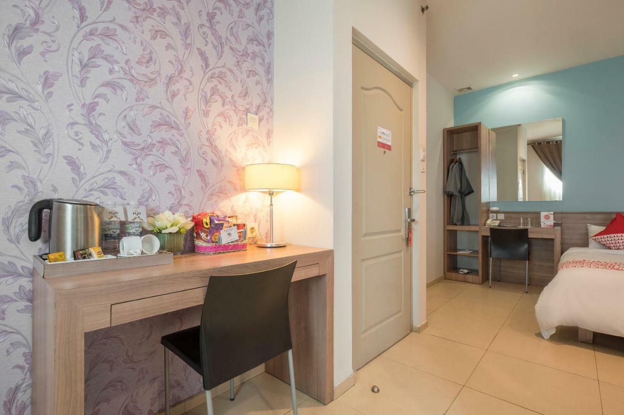 Aswin Hotel And Spa Makassar Exterior foto
